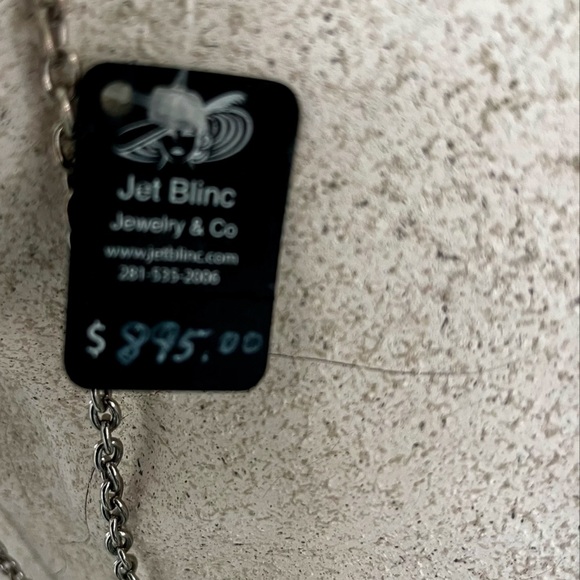 .925 SILVER MERMAID CARVED TO A SPARKLING CRYSTAL STONE. NWT - Picture 5 of 5